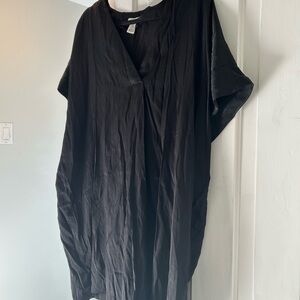 H&M Black V-Neck Casual Dress